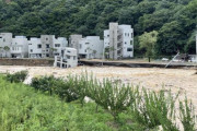 韓国人「台風が直撃した浦項、洪水で建物が傾いた！」