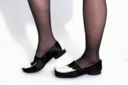 【画像】靴脱ぎたて美女のパンストつま先、かぐわしすぎる