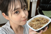 撮影後のセクシー女優さん、食欲も満たすｗｗｗｗｗ （※画像あり）
