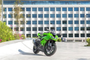 友人が漢Kawasakiのバイク買ったらしいけどライムグリーンじゃないらしい