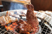 3大一緒に焼肉行った時のうざい奴「人の育てた肉を横取りする奴」 「肉を一度に大量に焼く奴」→