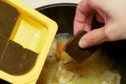 求職中で日中家にいる妻が俺が仕事から帰ってきてからカレー作り出したのにちょっと文句言ったらキレられたんだが