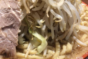 【悲報】このラーメン、臭すぎて草