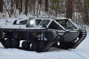 最速の履帯式オフロードカー「Ripsaw EV3 F4」…価格は50万ドル程度！