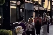 【動画】外国人「舞妓さんが嫌がってるのに変なガイジンが写真とってる」→ネットの声「彼らは本当にマナーを知らない」