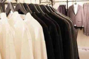 【悲報】ファッション業界「あのさあ、なんで服買わないの？」