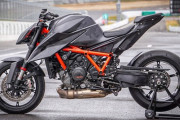 「KTM」という謎のメーカー、急成長で国産バイクメーカーに肉薄する