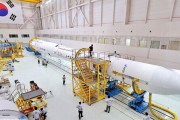 韓国型ロケット「ヌリ号」2回目打ち上げ、1回目と何が変わるのか…重量が9キログラム増える！