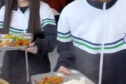 【動画】中国の給食、ご飯のよそい方が豪快すぎるｗｗｗｗｗ