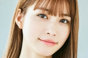 生見愛瑠、華やかな赤色ドレス×黒色ブーツ姿に「いつもと雰囲気違う」「圧倒的オーラ」SNSで絶賛の声
