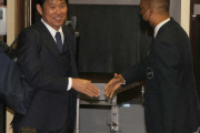 【サッカー】森保ジャパンが帰国　成田空港「ブラボー！」の大フィーバー　閑散の出発時から一転