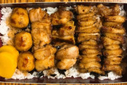 【画像】焼鳥弁当（こういうのでいいんだよ、こういうので）