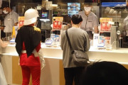 マクドナルドにシャアが現れる