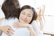 間男「奥さんがっつきすぎw最後に旦那とヤったのいつ？」人妻「あっ♥今朝っ♥」
