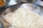 【悲報】子供の頃一番美味かった給食は？お前ら「ソフト麺」「ソフト麺」「ソフト麺」ｗｗｗｗｗｗ