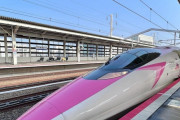 外国人「日本にはハローキティ新幹線まで存在するらしいぞ！」