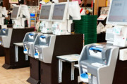 セルフレジ導入で人手不足解消のはずが、逆効果に？　その事情を担当者に訊いてわかった意外な理由とは