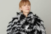 YUKI、老眼鏡かける姿に「親近感」「見えにくい表情もかわいい…」と話題　50歳迎え「最近ねー、老眼になってきちゃった」