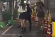 【動画】歌舞伎町にて立ちんぼ女子vsおじの壮絶バトル開幕ｗｗｗ