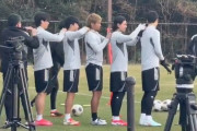 ◆画像◆練習前、日本代表の面々中村・久保・守田・南野・鎌田でトレインになってしまう