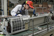 パナソニック、中級以上のエアコン生産を中国から日本へ移管