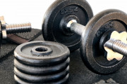 【悲報】ワイ筋トレ初心者、お前らに騙されてダンベル60kgセットを購入し無事死亡