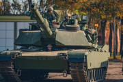 ポーランド軍の戦車乗員、来年度に配備予定されている米国製エイブラムス戦車を使用しての訓練を開始！