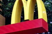 【悲報】マクドナルドさん2年間で5回値上げした結果とんでもない事になってしまう…