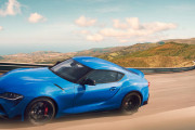 「トヨタ・スープラ」の直6モデルが387PSに出力向上　青いボディーの限定車も登場