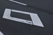 【悲報】道路にある「謎のひし形」6割が意味を知らない　標識を理解できない奴はハンドル握るな