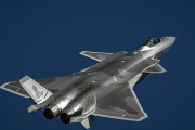 中国ステルス戦闘機『殲20（J-20）』、対馬海峡を通過するも日韓のレーダーに全く映らずw