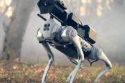 火炎放射器を搭載した犬型ロボット「サーモネーター」…米企業が予約販売開始！