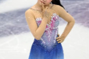 中井亜美選手、銅メダル獲得の瞬間に浮かんだ歓喜の表情。アリサ・リュウ選手の温かいハグが祝福。