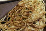 【画像】セブイレの肉弁当に入ってるパスタ食ってる奴っているの？ｗｗｗｗｗｗｗｗｗｗｗｗｗｗｗｗｗｗm
