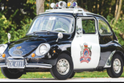 ニュージーランド運輸省で使われていたスバル360のパトカー、かわゆいわね(Ｘ動画)