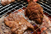 【謎】謎の人物「焼き肉来たなあ、ん？ああ、俺は白米頼まないよ」←こいつの正体