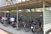 アパートに駐車場ないからバイト先にバイク停めたいんだが、おすすめのバイト教えてくれ