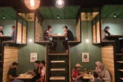海外「オナラしたら上は地獄」デッドスペースを上手に活用した海外の小さなレストランが海外で話題に！←これ発想力か・・・　海外の反応