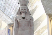 重さ10トンのラムセス2世像を盗もうとした3人を逮捕…エジプト！