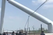 【動画】中国、風力発電の高さ100mのタワーが強風で倒壊！ポッキリと折れる～！