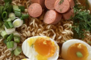 【海外の反応】１．５ドルの貧乏ラーメンを作ったから見てくれ