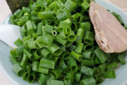 【画像】うわぁー、こんなネギラーメン見たことあるかｗｗｗｗｗｗｗｗ