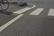 【動画】ロードバイク乗りさん、信号無視して別の自転車と事故る