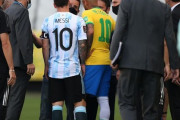 【悲報】アルゼンチン代表、試合中に拘束される