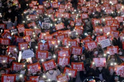 韓国人「16回目のろうそく集会が開かれてしまうwww」尹大統領の退陣を求めて16回目のろうそく集会が開かれる事に対する韓国人の反応