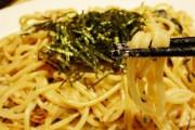 【はぁ？】サークルの女「箸でパスタを食べるのは変！啜るな下品！」俺「啜ってないよ…」女「そんなのイタリア人が見たらブチギレよ!!」→従兄弟に愚痴ったら、あの女なんと…