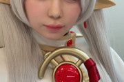 しょこたん　コスプレ披露