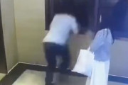 【動画】男子高校生、女性にフラれたのか自暴自棄になり窓ガラスを突き破ってしまう…