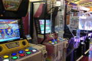 【衝撃】「どうして音ゲーの左右の仕切り板は透明なのですか？」　→　ゲーセン店長がこれを完璧に解説！超わかりやすくて勉強になる！