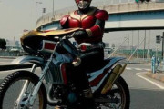【仮面ライダークウガ】途中で壊れたけどトライチェイサー2000もいいよね